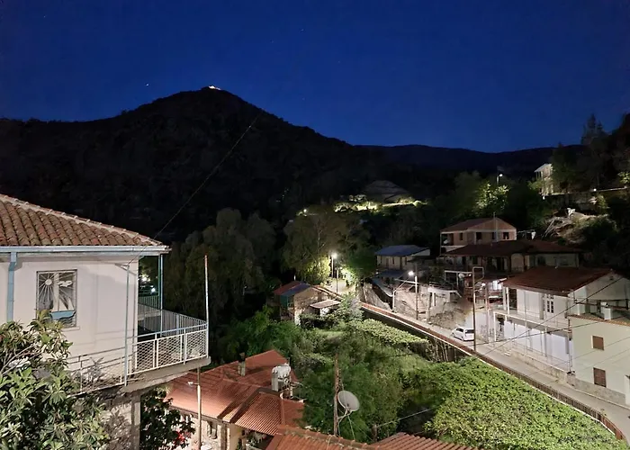 Elpiniki's Old House カロパナイオティス