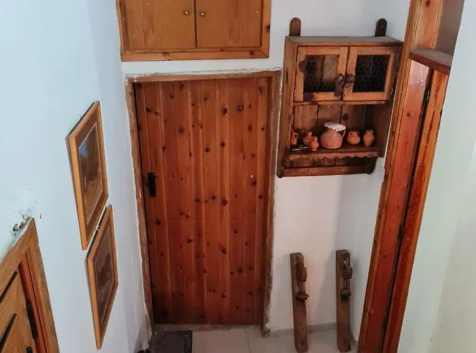 Elpiniki's Old House ヴィラ カロパナイオティス