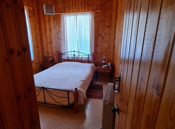 Elpiniki's Old House * カロパナイオティス