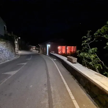 Elpiniki's Old House Villa