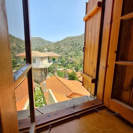 Elpiniki's Old House Villa