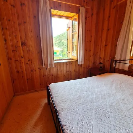 Elpiniki's Old House Villa *