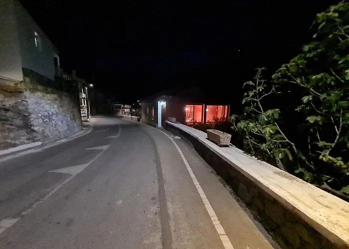 Elpiniki's Old House Villa