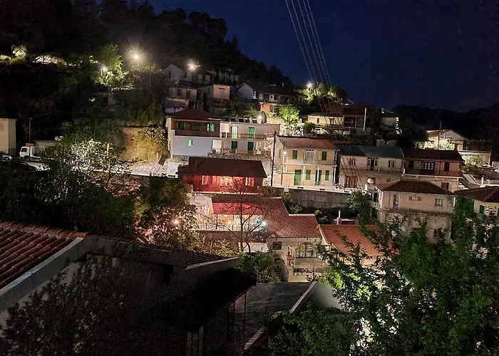 Vila Elpiniki's Old House Kalopanagiotis